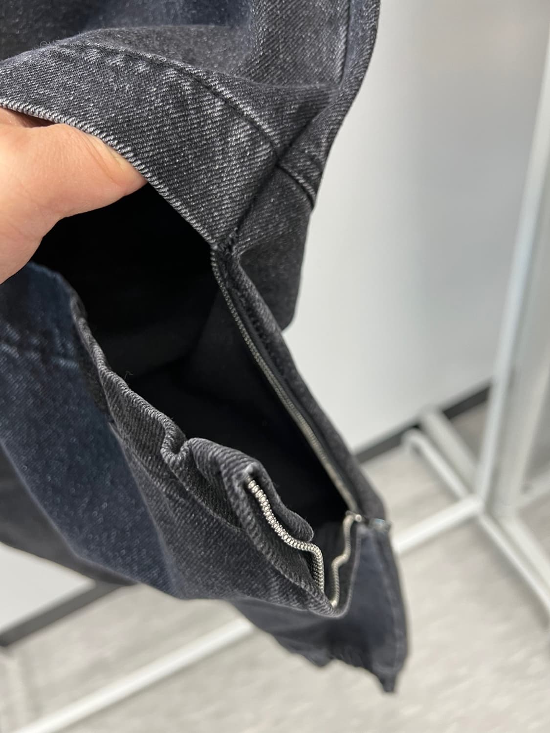 34) 준지 벨크로 흑청 조거데님 상품이미지8