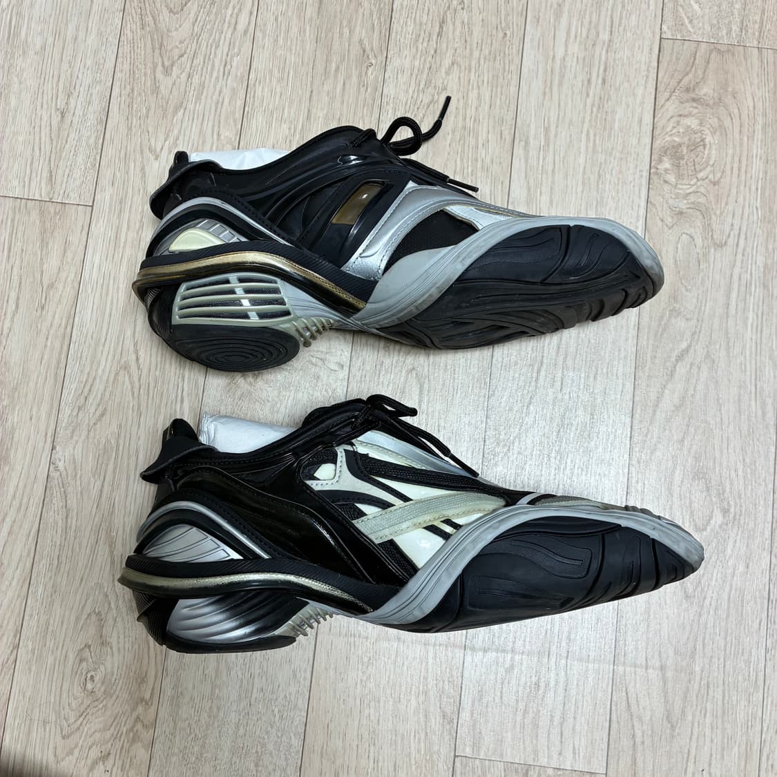 발렌시아가 타이렉스 TYREX 블랙 그레이 41 (265~275) 상품이미지5