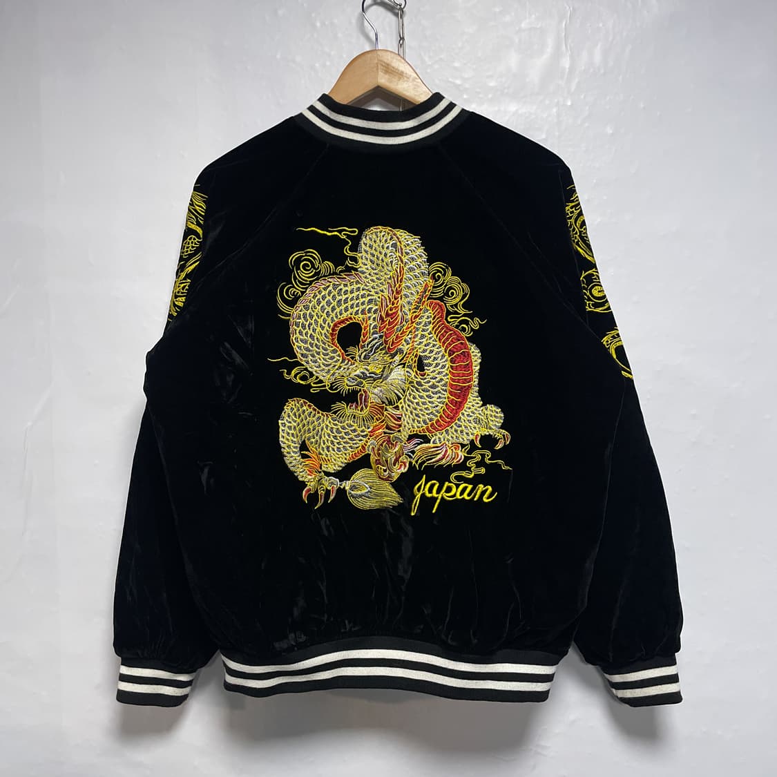 블랙 벨벳 용 자수 봄버 자켓 스카잔 스타디움자켓 상품이미지5