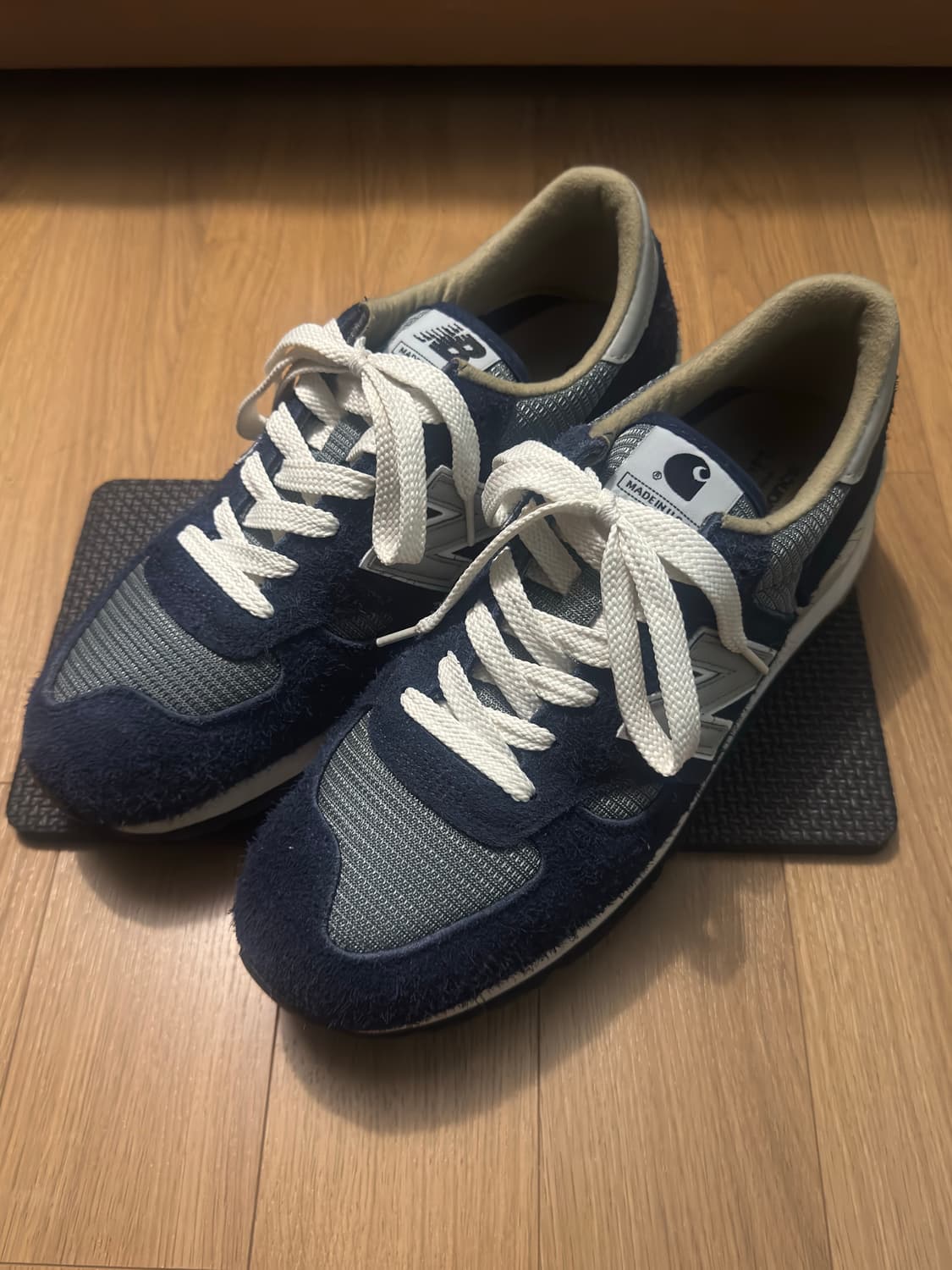 뉴발란스 X 칼하트윕 990v1 상품이미지1