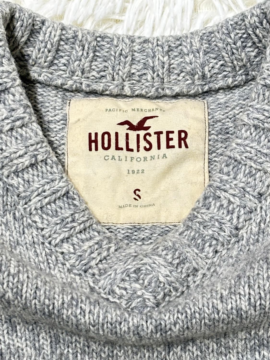 홀리스터 그레이 브이넥 니트 상품이미지6