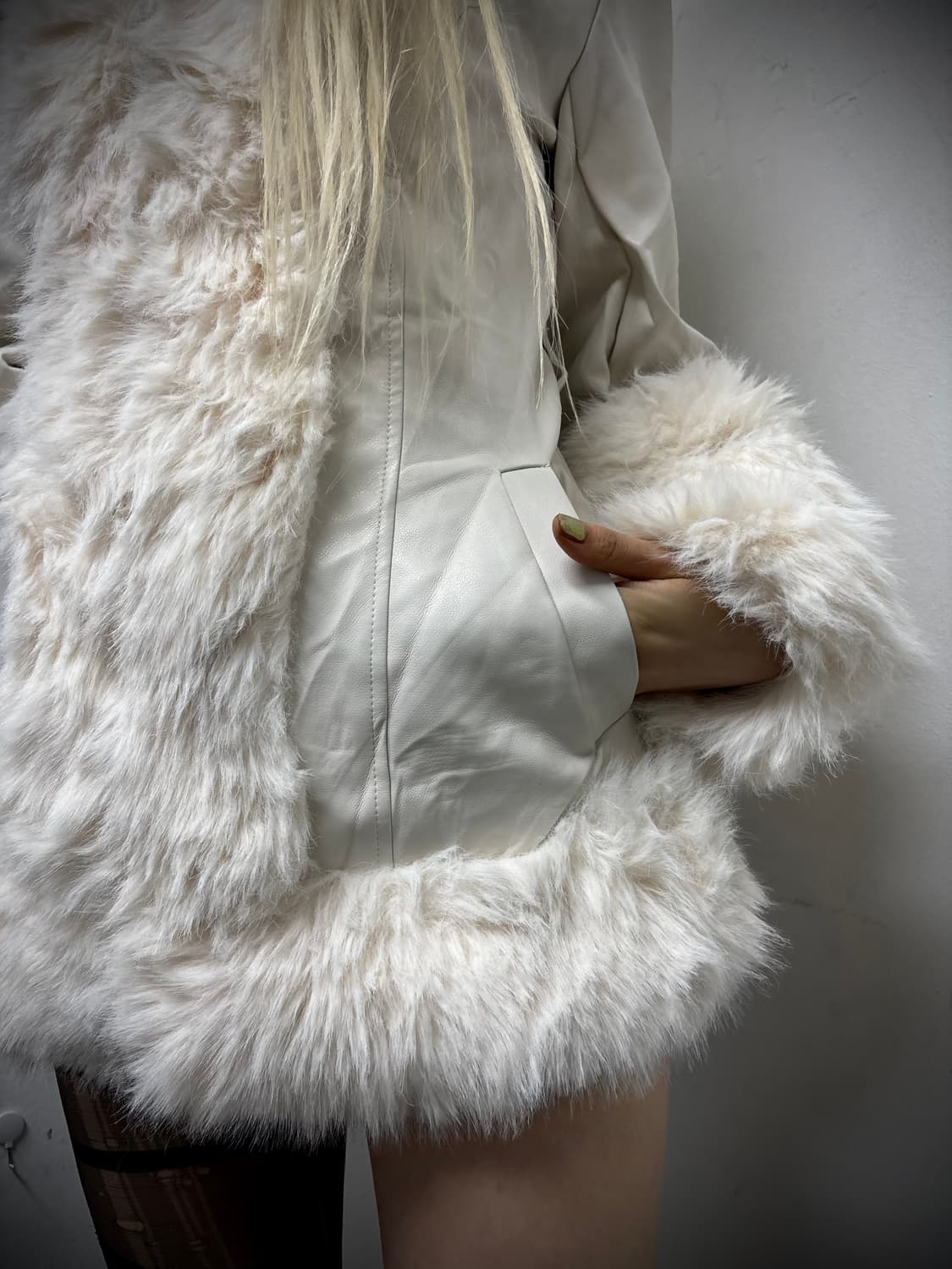 “Vintage” 00’s Rare Design White Fur Tri 상품이미지5