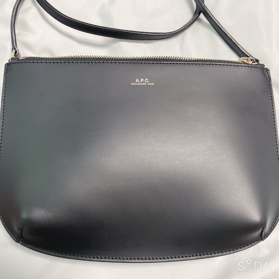 A.P.C 아페쎄 가죽 크로스백 블랙 상품이미지2