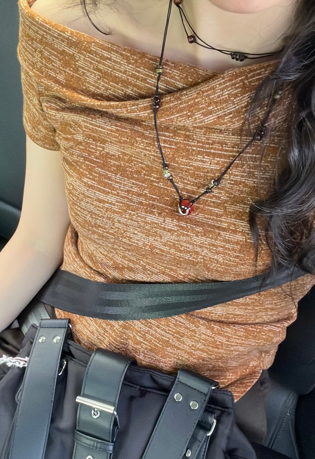 쎄쎄쎄 OFF SHOULDER KNIT TOP CAMEL 상품이미지2
