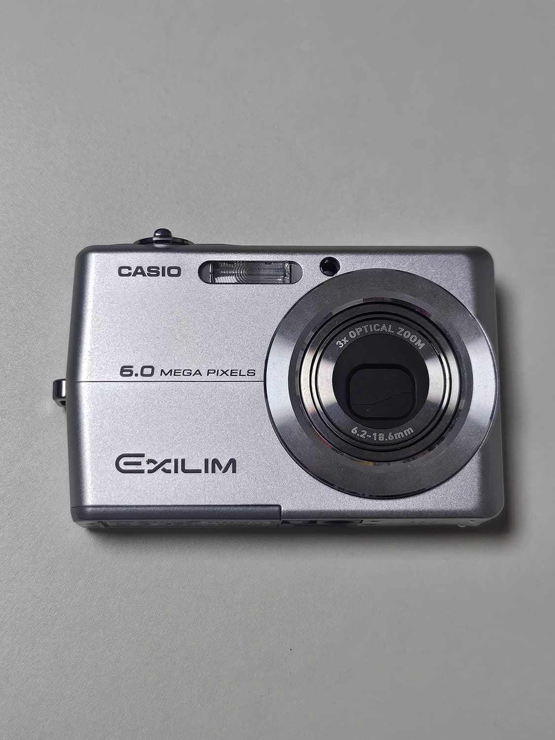 CASIO EXILIM EX-Z600 레트로 디지털카메라 (실버) 상품이미지3