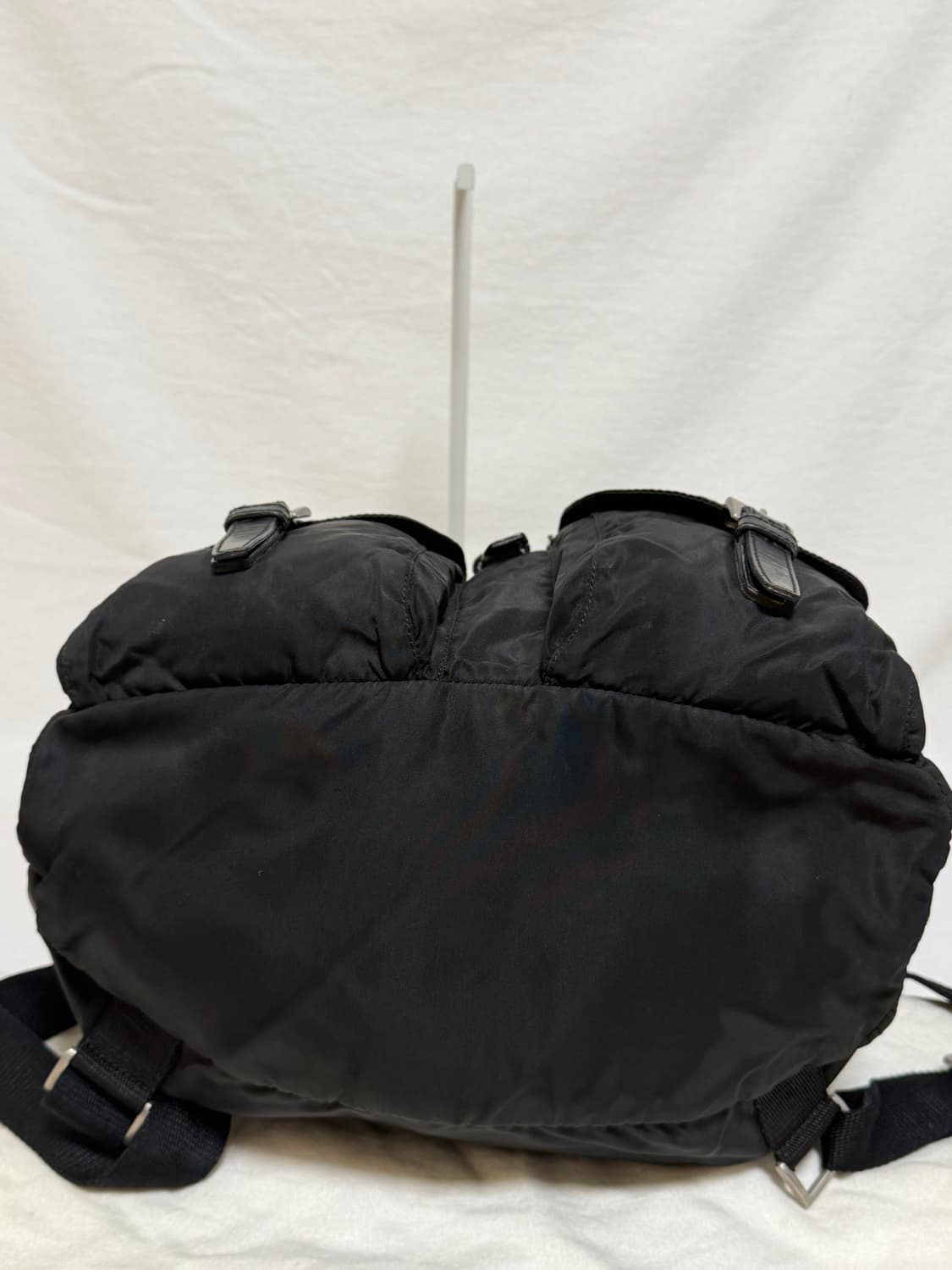 정품 프라다 포코노 나일론 투포켓 미디움 백팩 블랙 상품이미지7