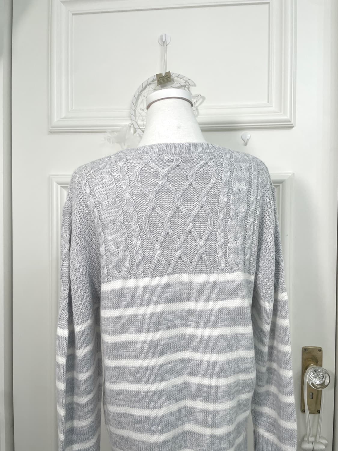 melange gray white stripe twist sweater 상품이미지4