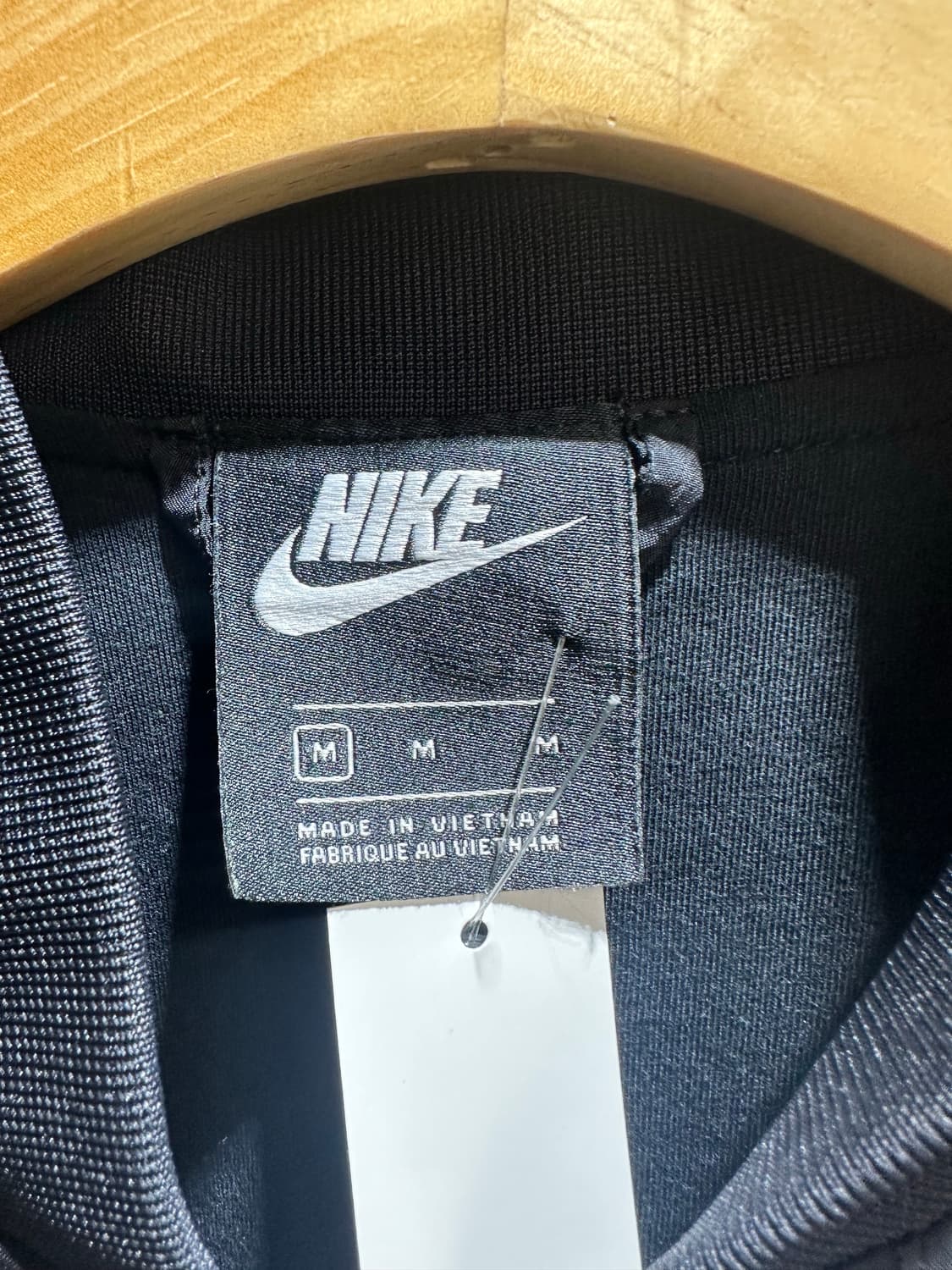 M 나이키 자수로고 블랙 바람막이 상품이미지4