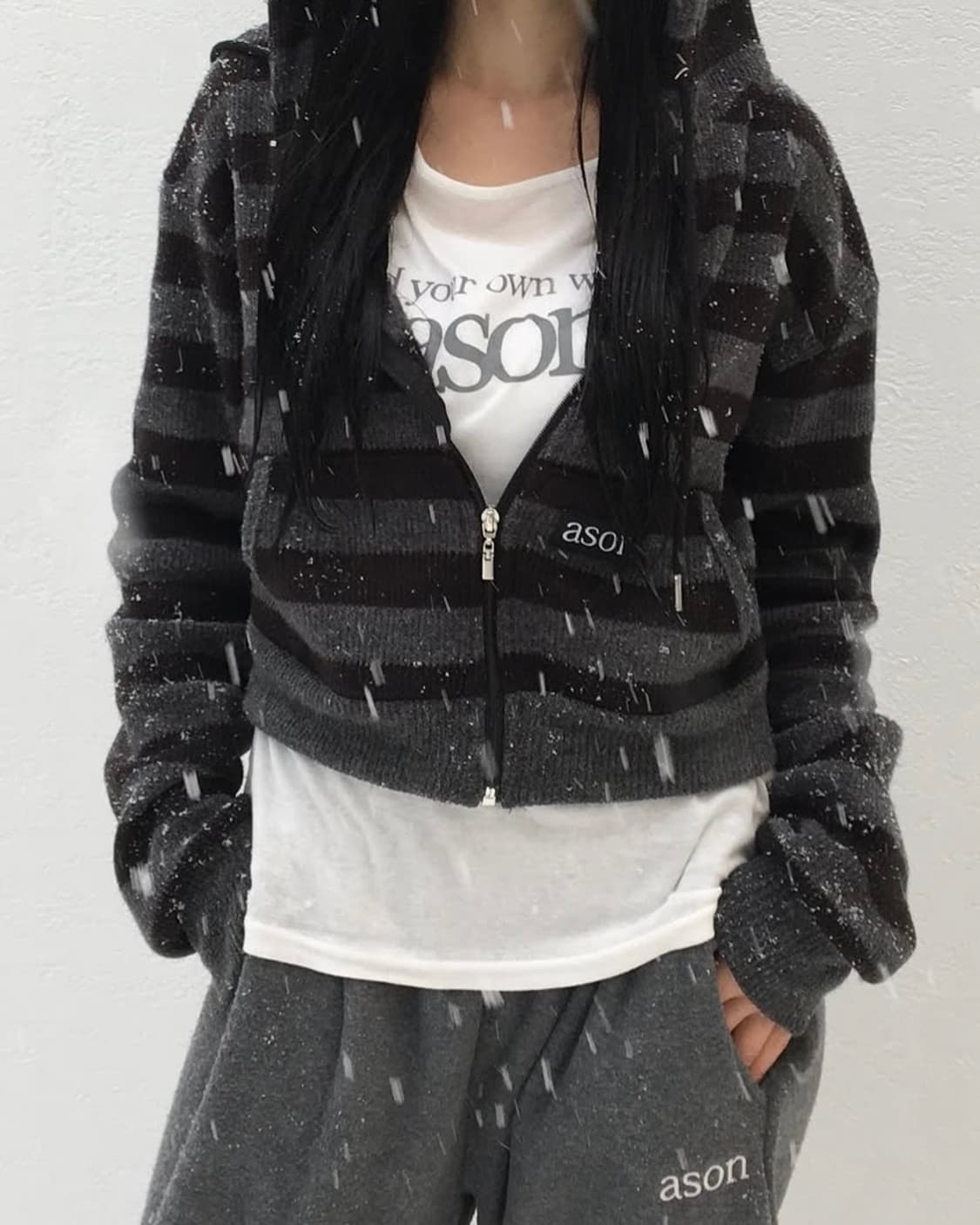 애즈온 COSY STRIPE 후드집업 원가 6만9천 상품이미지3