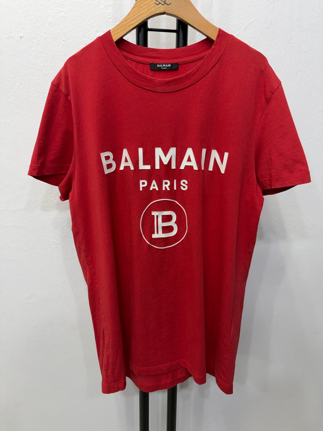 매장판정품) 발망 20ss BALMAIN 레드 로고 반팔티 M 상품이미지1
