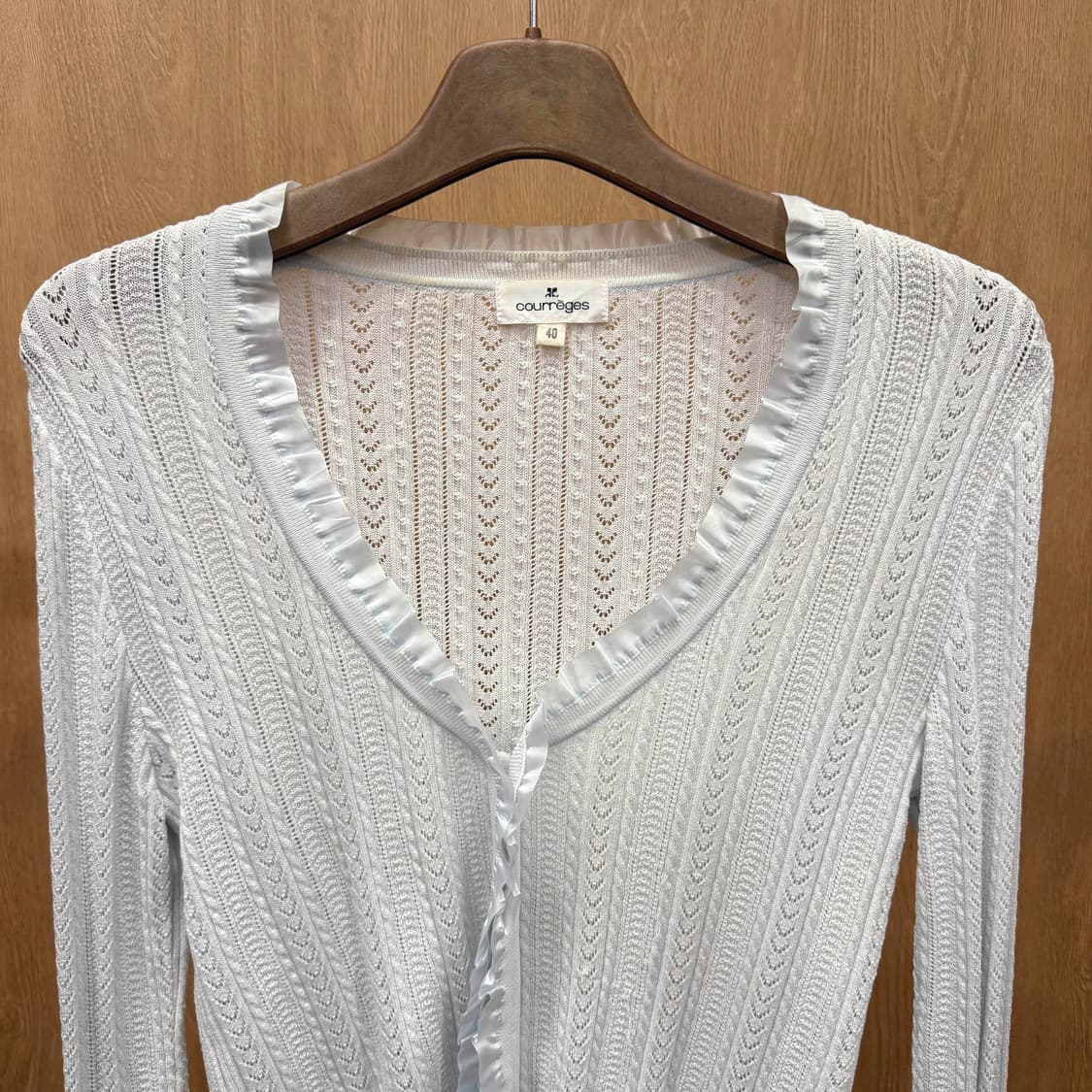 꾸레쥬 브이넥 레이스 오픈워크 니트 조직 긴팔 가디건 슬림핏 연소라 상품이미지4