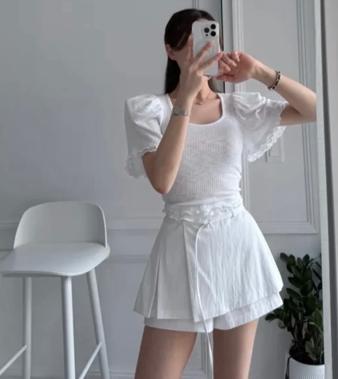 어깨패드 프릴퍼프티셔츠(팔뚝살커버쌉가능👍🏻)거의새옷 상품이미지1