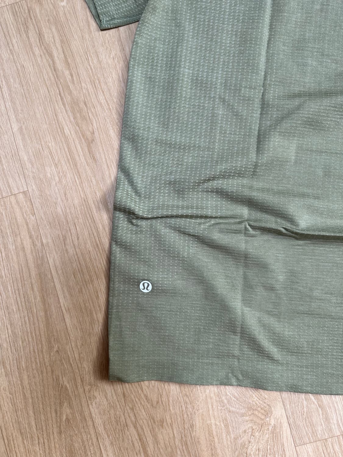 룰루레몬 메탈 벤트 테크 숏슬리브 셔츠 M 상품이미지3