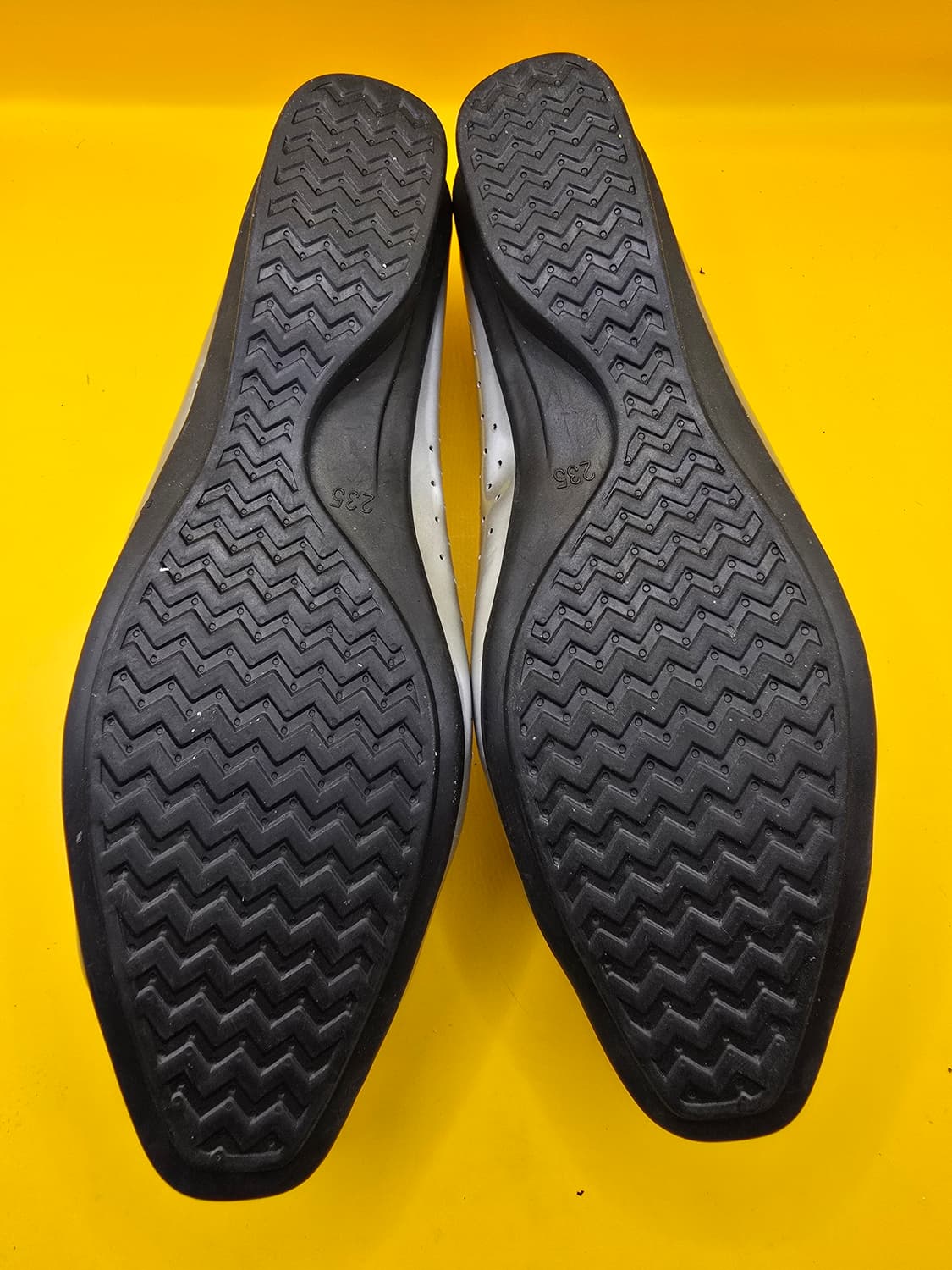 heophony 펀칭 가죽 플랫슈즈 (235) 상품이미지5