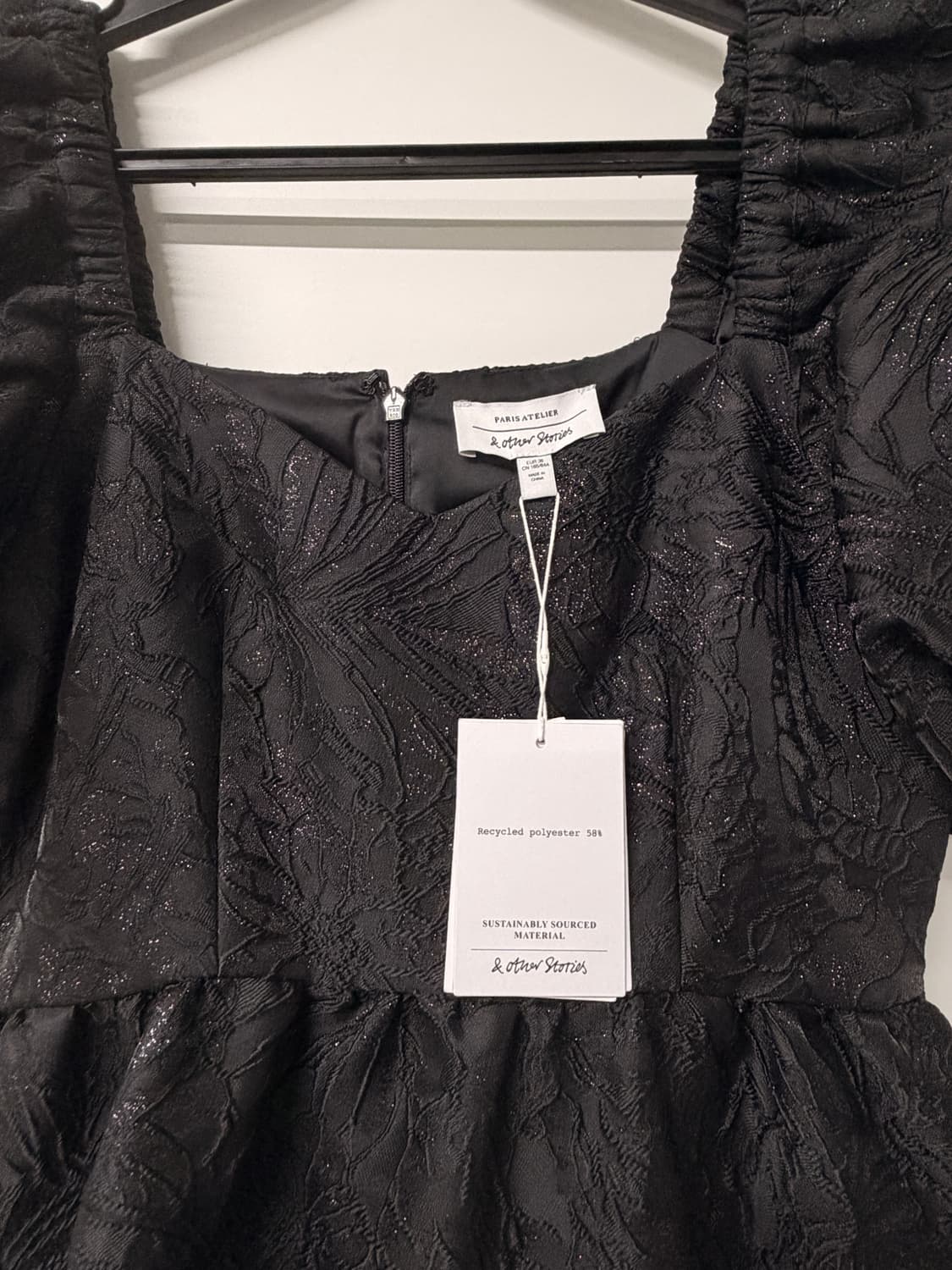 앤아더스토리즈 블랙 퍼프 원피스 (새제품) 상품이미지2