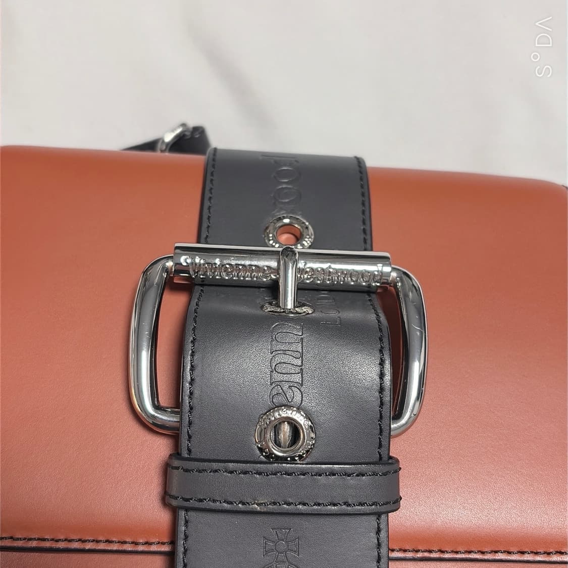 비비안웨스트우드 레더 크로스백 브릭 상품이미지6