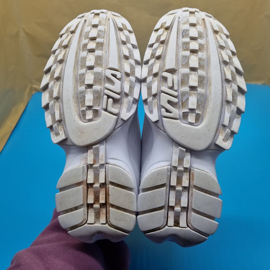 휠라 디스럽터2 여성운동화225 상품이미지3