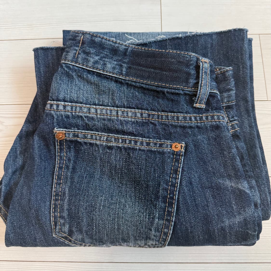 로우 딥딥 엠보워싱 세미부츠컷 데님팬츠 상품이미지6