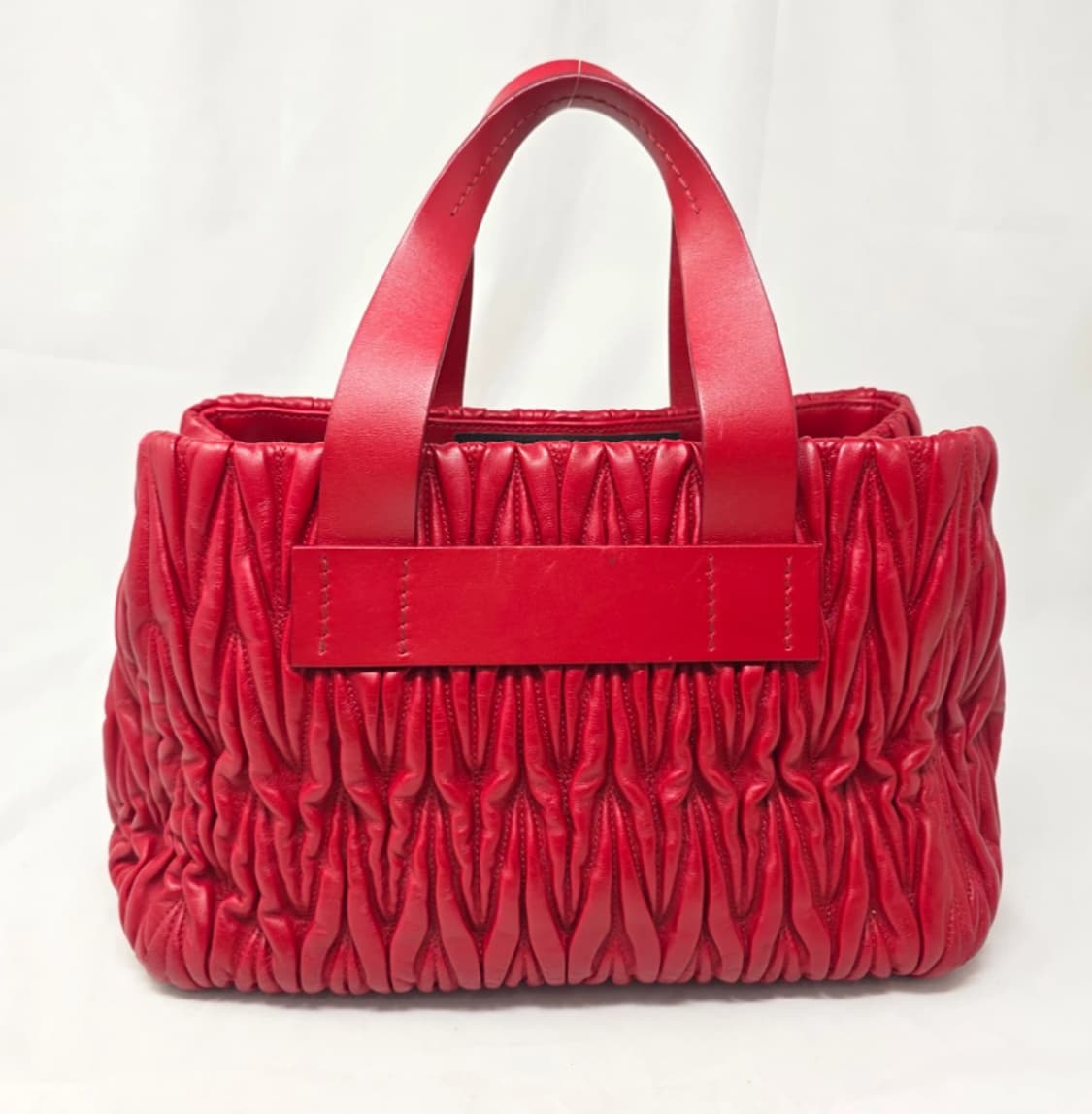 정품 미우미우 마테라쎄 토트백 상품이미지3