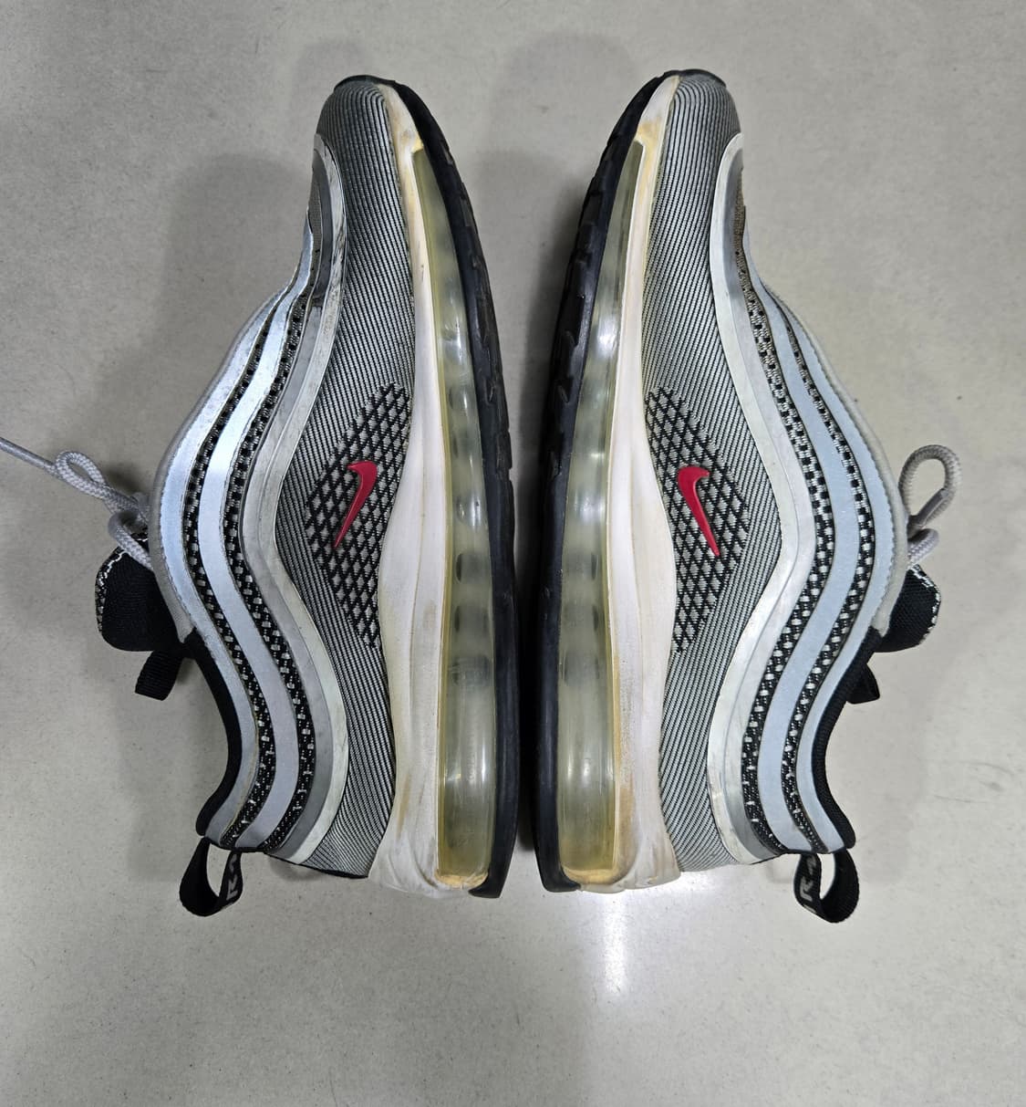 나이키 에어맥스97 울트라17 메탈릭 실버 240mm 상품이미지5