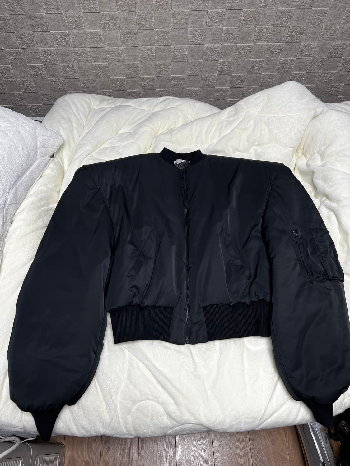 Namilia 나밀리아 파워 숄더 봄버 자켓 L사이즈 상품이미지6
