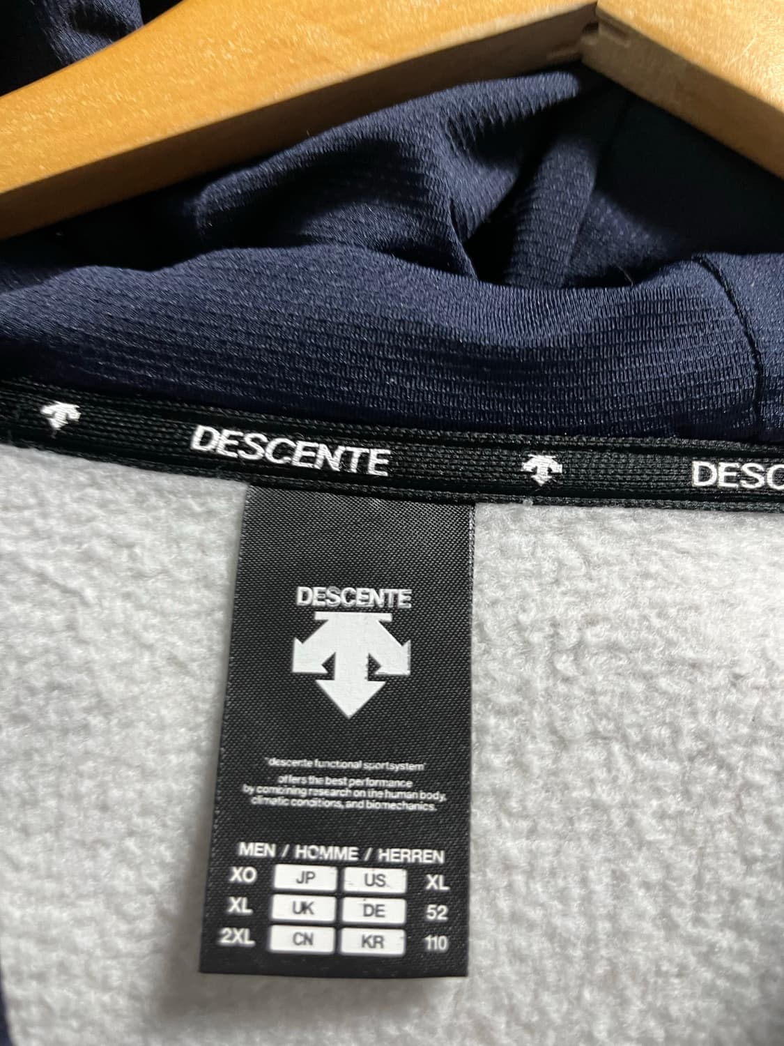 110 NC다이노스 데상트 후드티 정품 상품이미지4