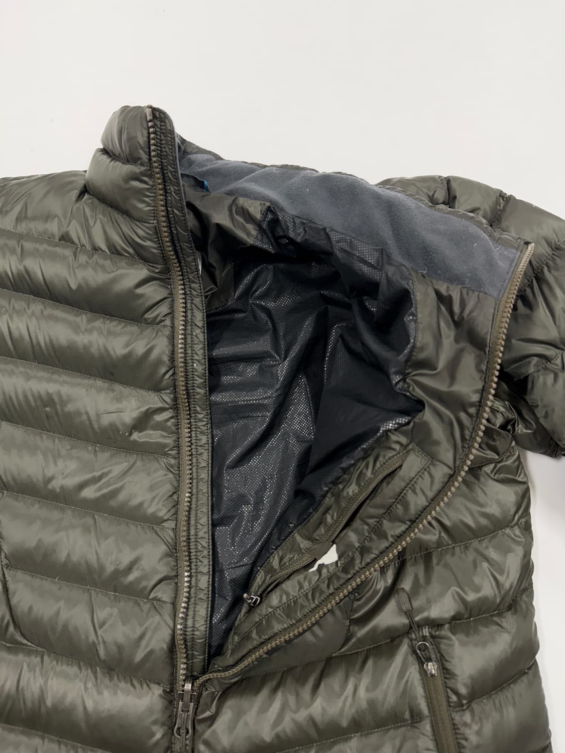 Columbia 투톤카키 경량패딩 상품이미지4