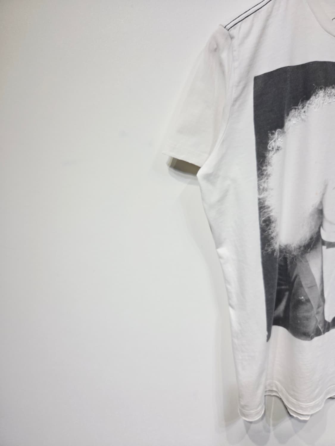 디젤(DIESEL) 인더스트리 그래픽 프린팅 반팔 티셔츠 상품이미지4