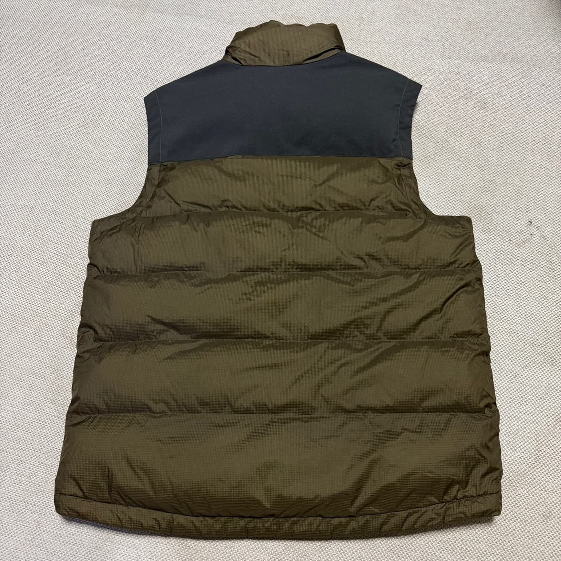 아디다스 카키 패딩 조끼 상품이미지7