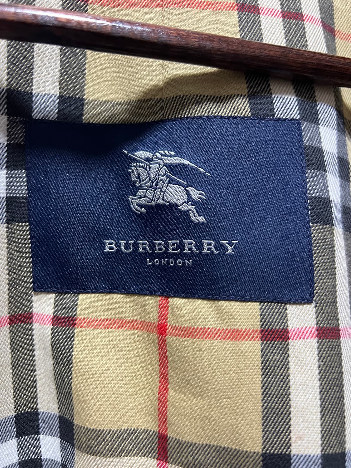 Burberry 버버리 개버딘 래글런 싱글코트 (103) 상품이미지6