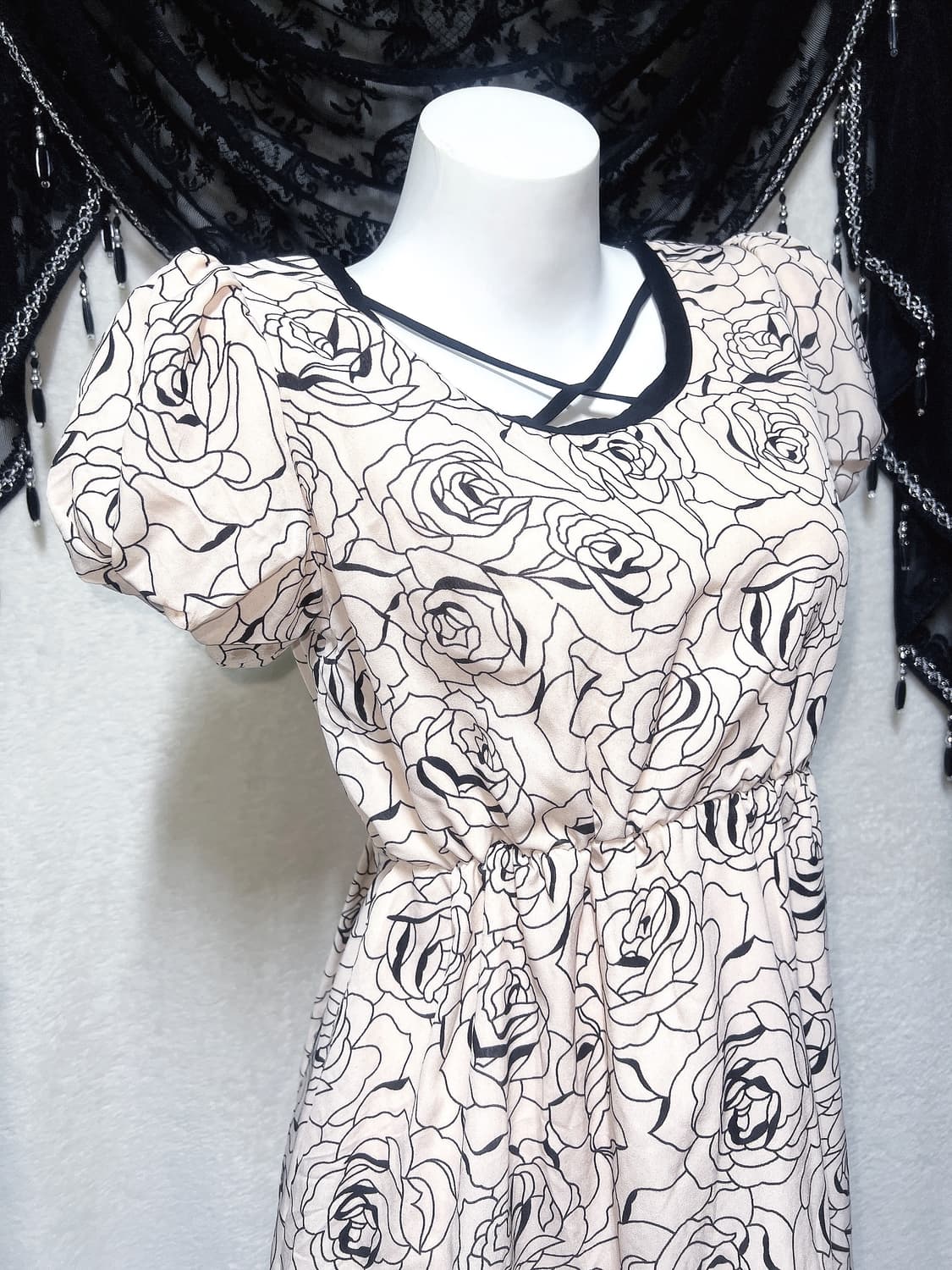 로맨틱 히메갸루 로걀 로즈패턴 퍼프숄더 원피스 드레스 핀터 라떼 러블리 상품이미지3