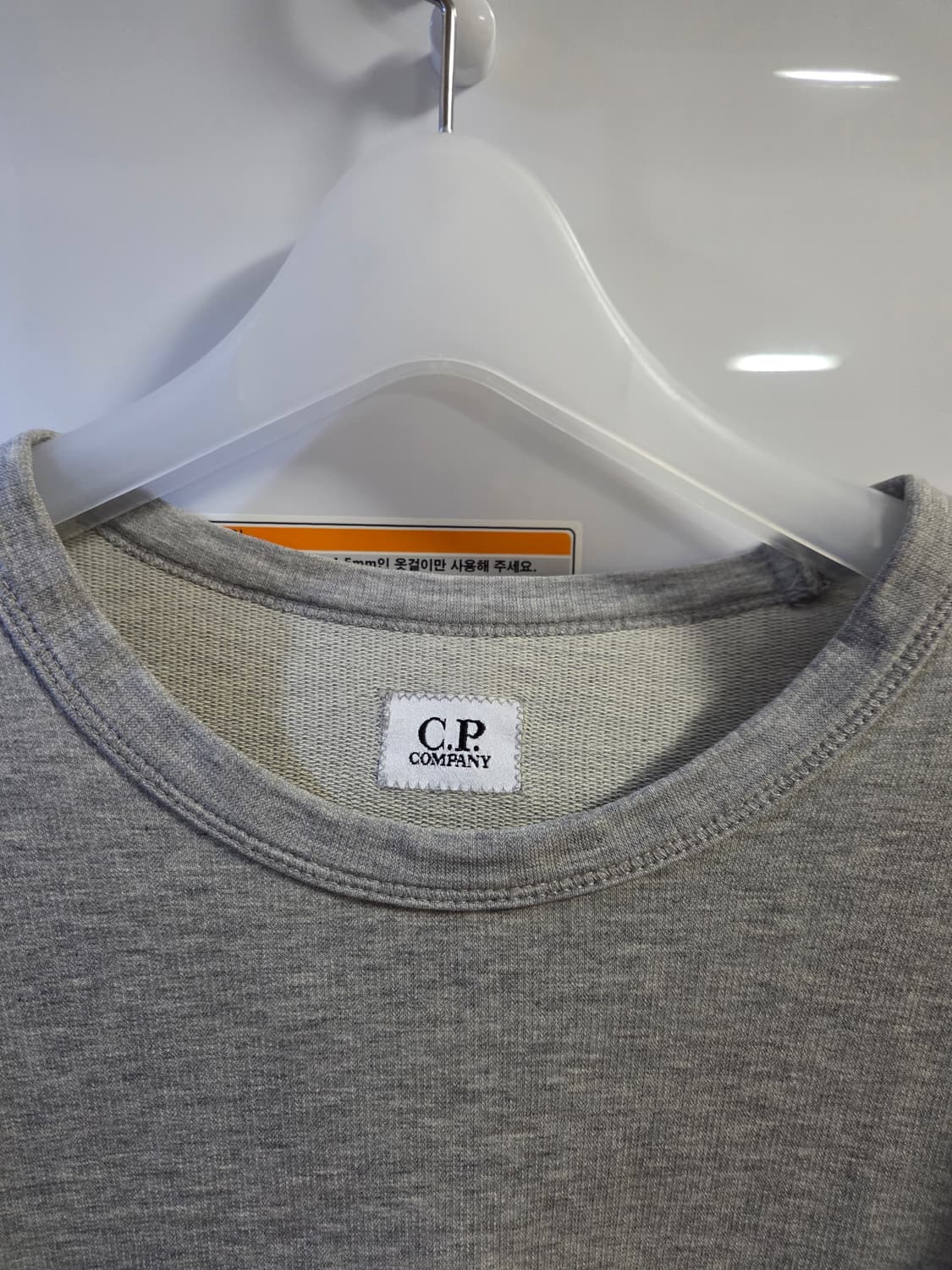 [정품] C.P. 컴퍼니 렌즈 와펜 맨투맨 상품이미지3