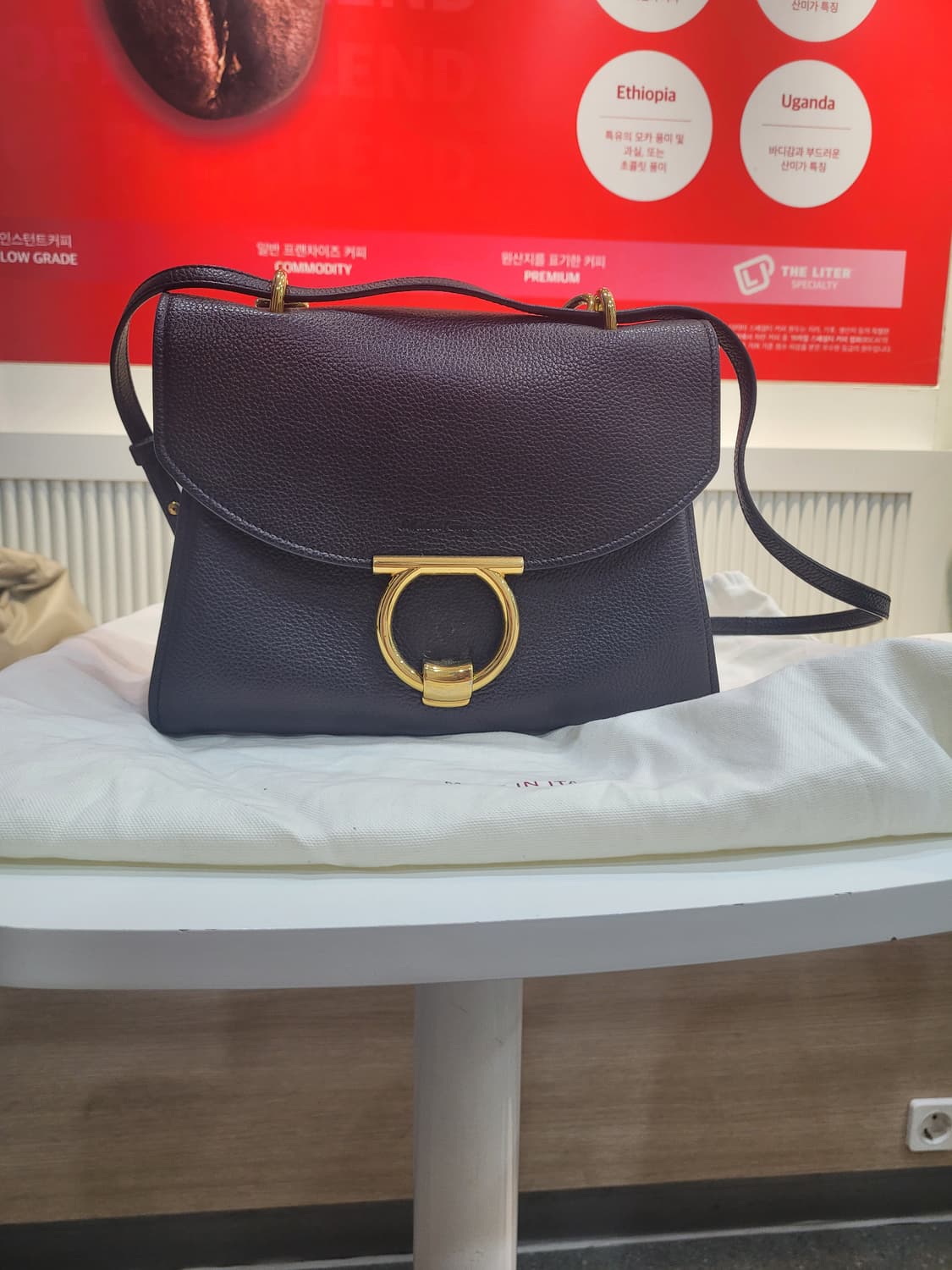 (새상품급) 페라가모 간치니 마고 탑핸들 숄더백 상품이미지1