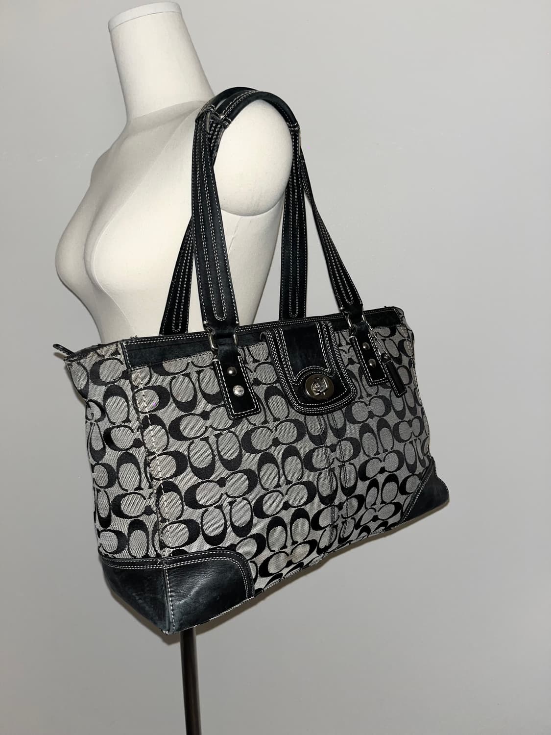 📦Coach Cookies&cream shoulder bag 상품이미지3