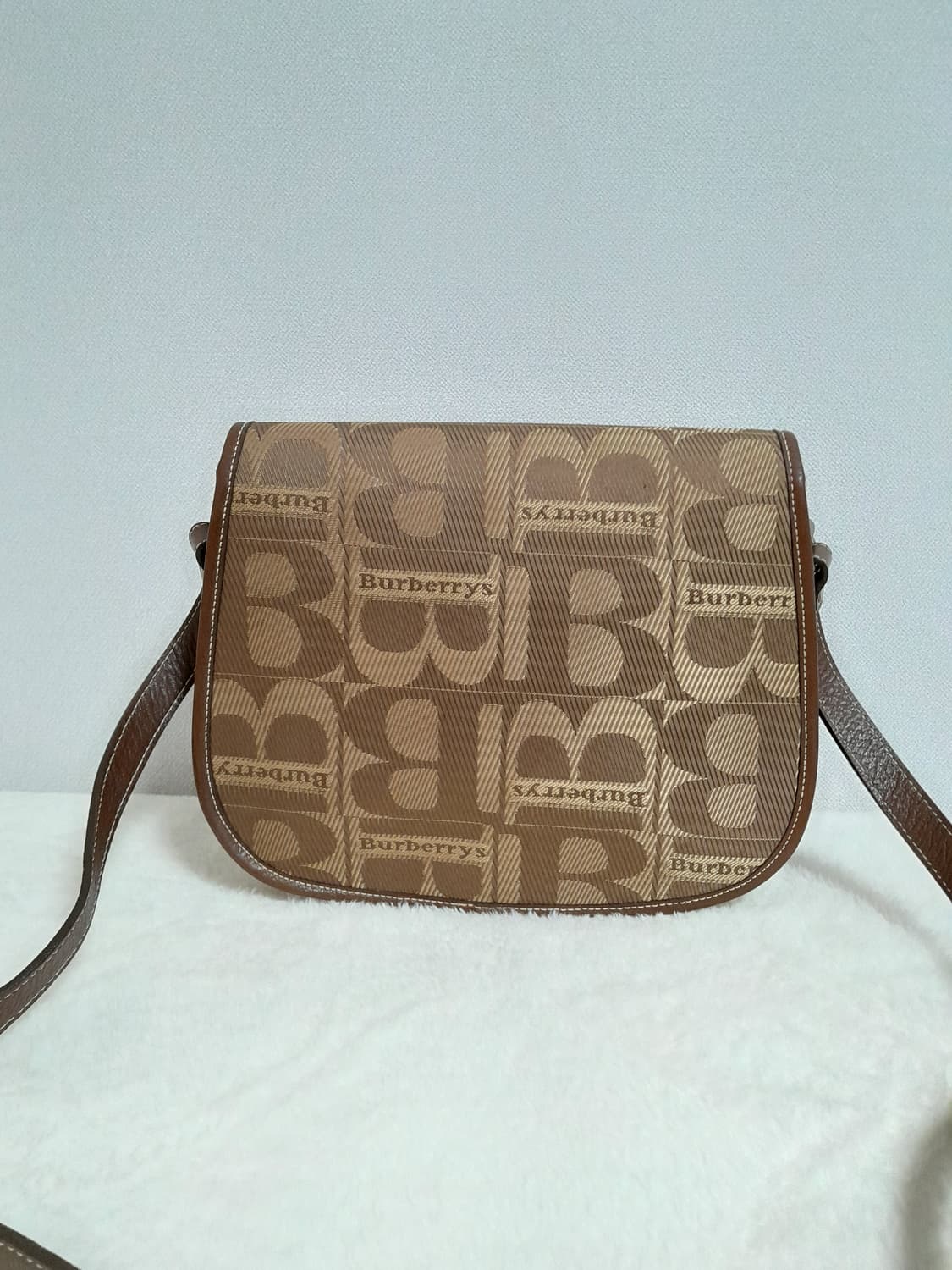 정품 버버리 00's 빈티지 크로스백 상품이미지5