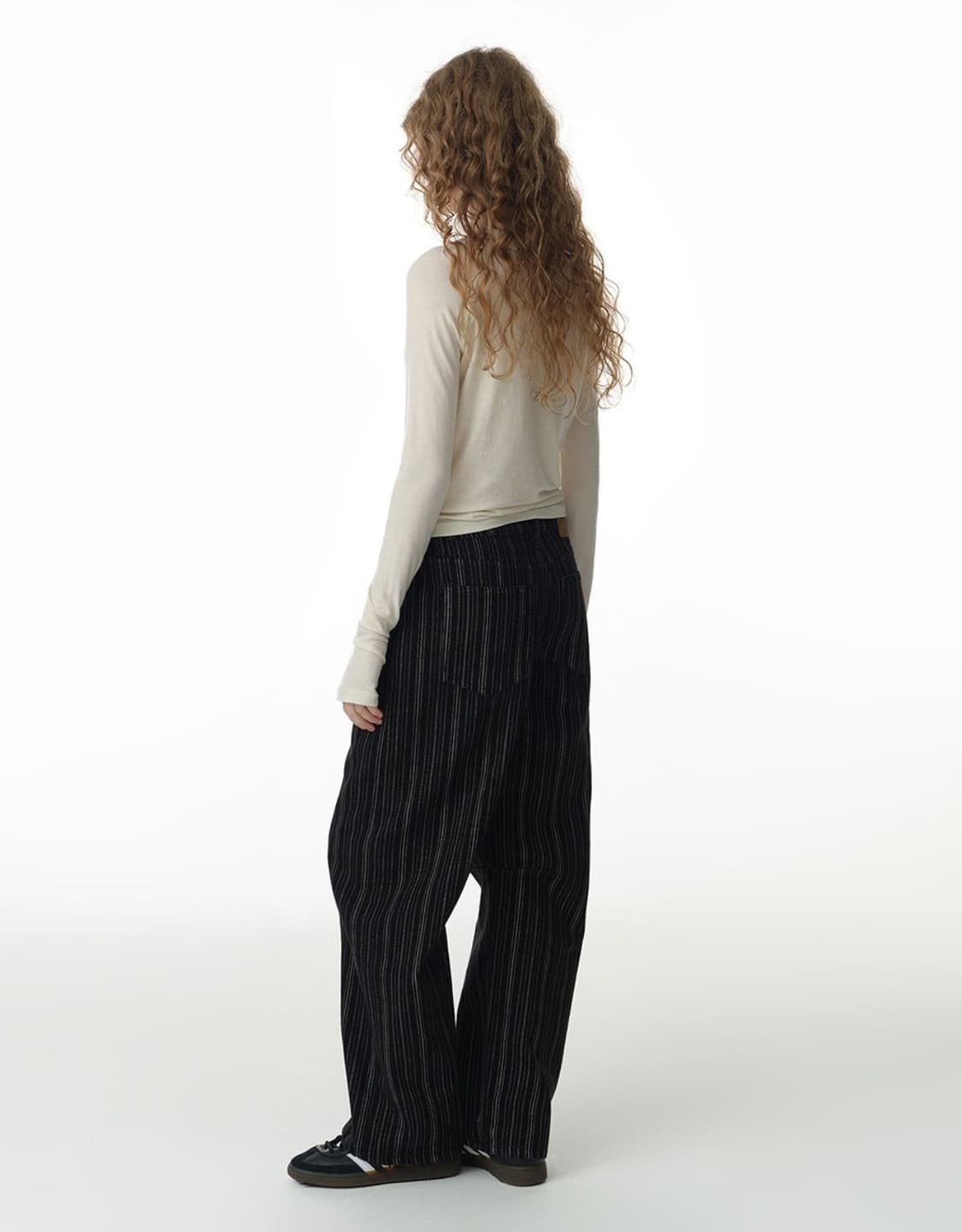 밀로 우먼 스트라이프 벌룬 진 워시드 블랙 상품이미지4