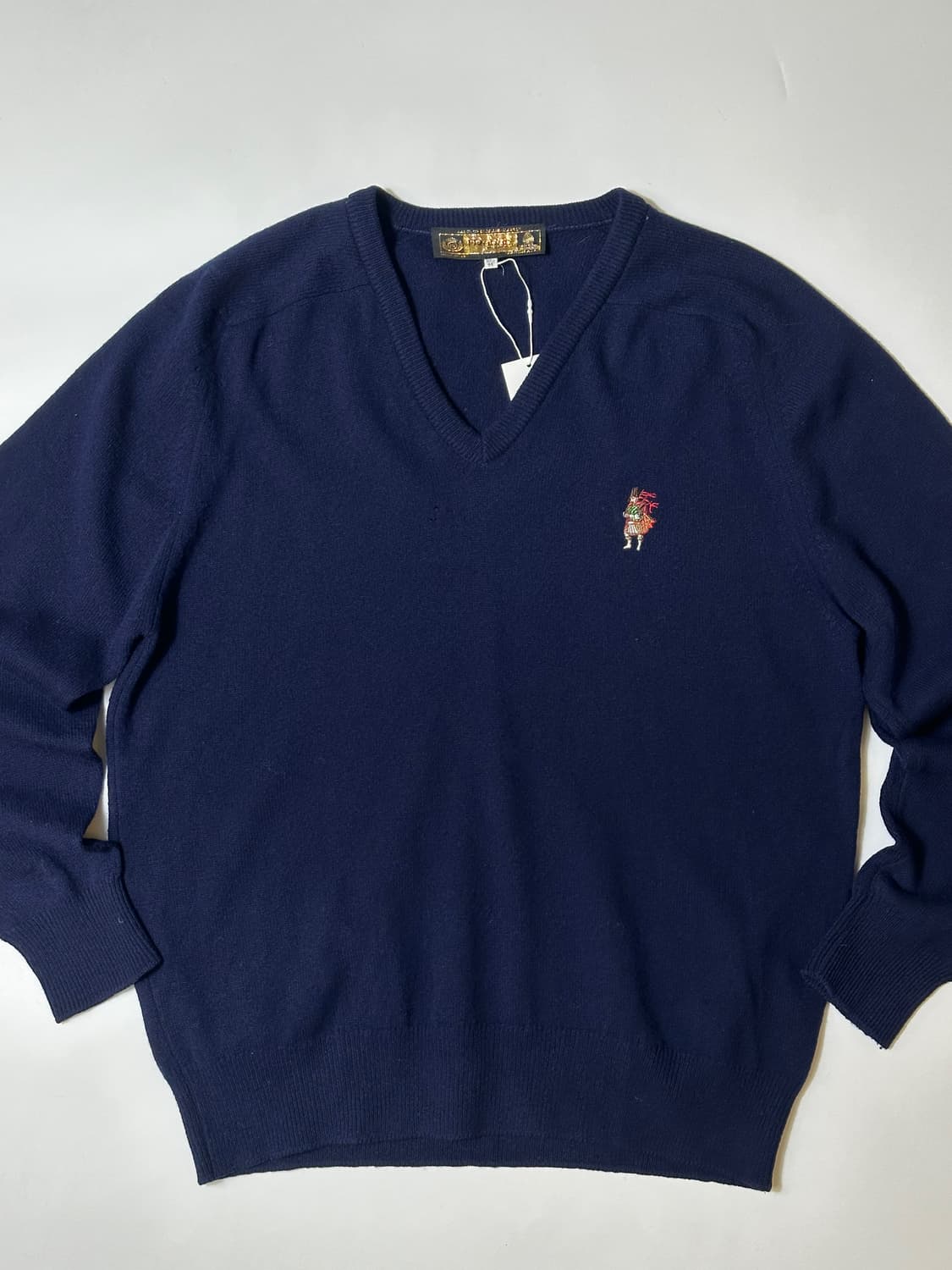 네이비 브이넥 니트 상품이미지7