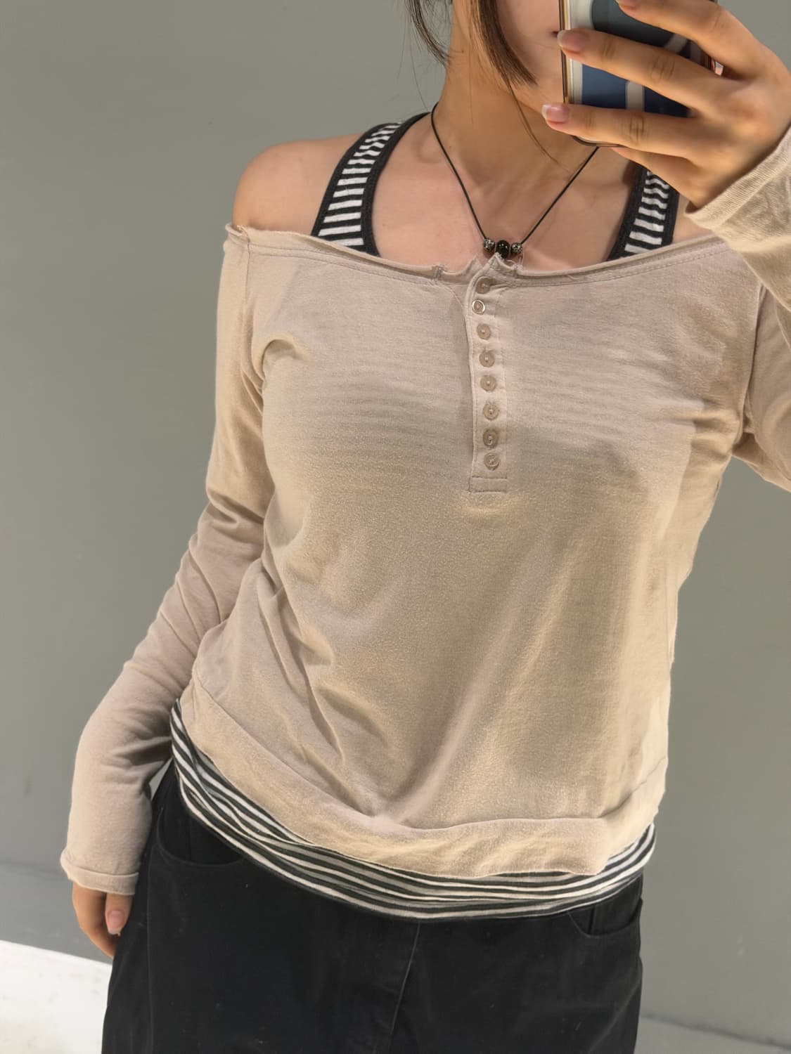 off-shoulder button point long sleeve 상품이미지5