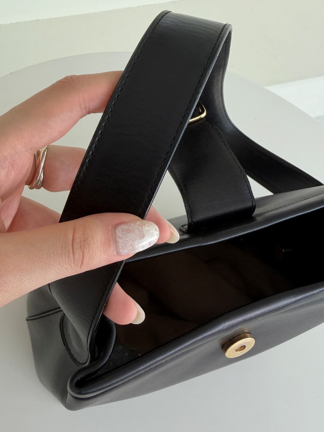 [Ferragamo] Black Leather Vara Shoulder  상품이미지6