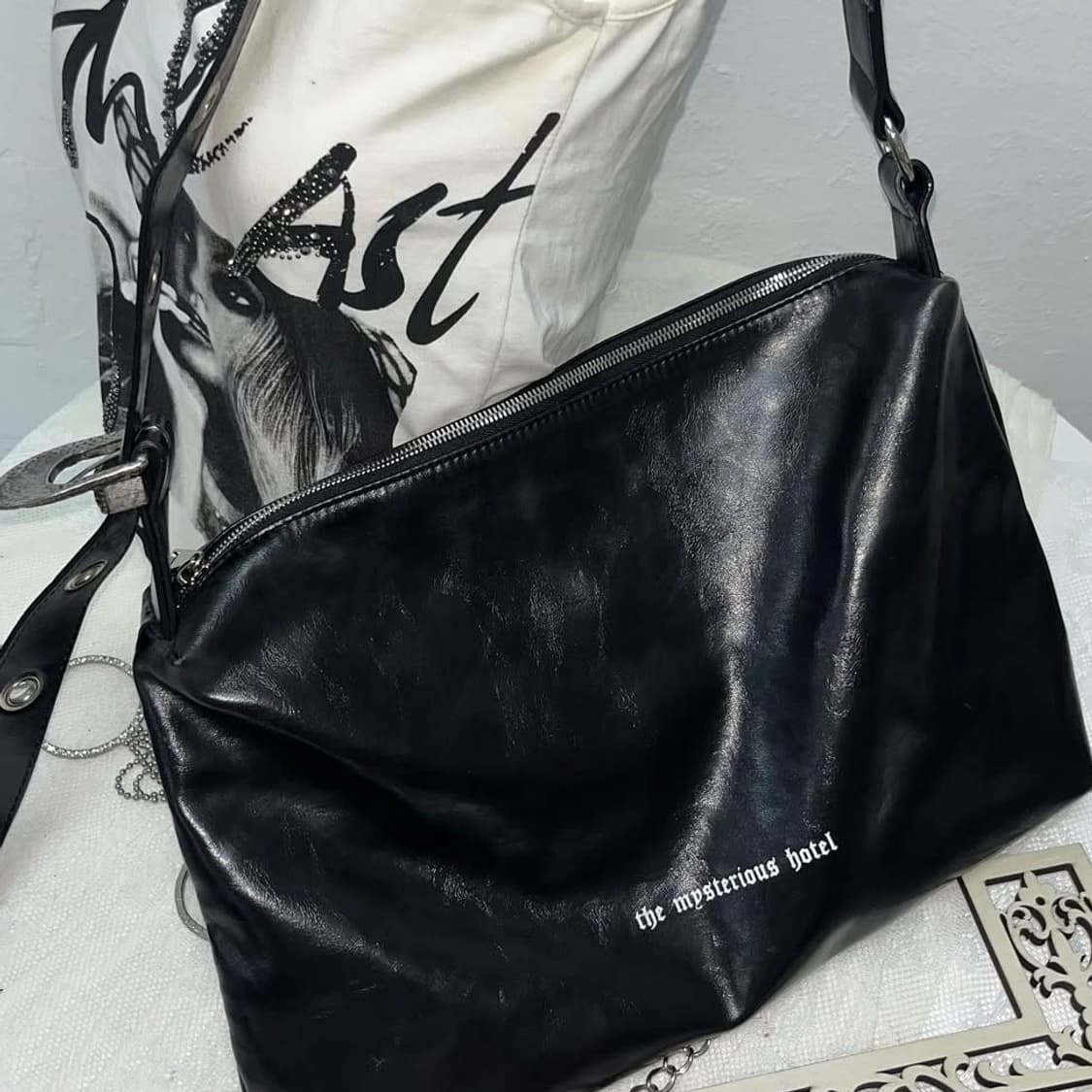 The Mysterious Hotel 상품이미지3