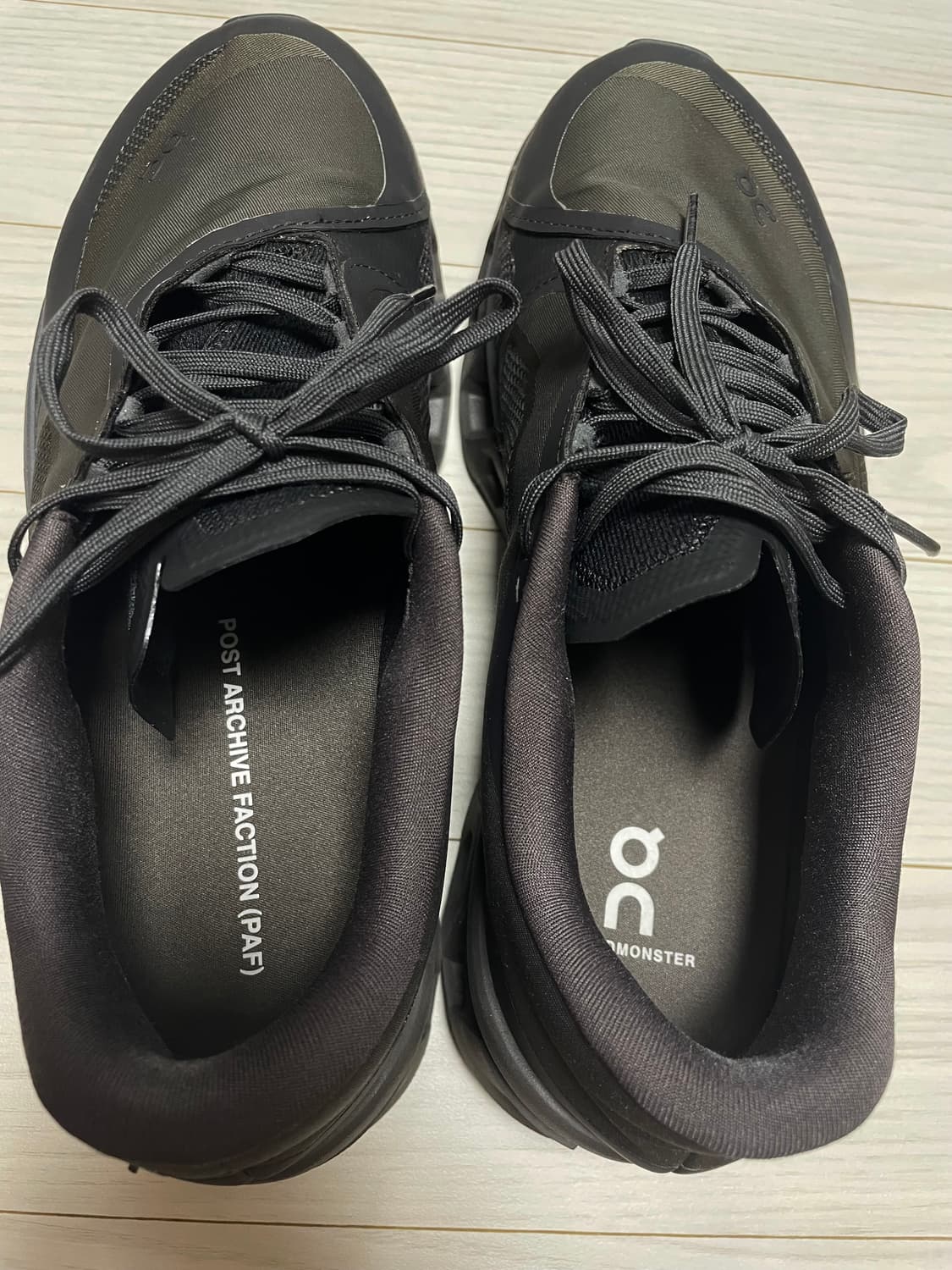 파프 온 클라우드몬스터 2 브라운 275 상품이미지2