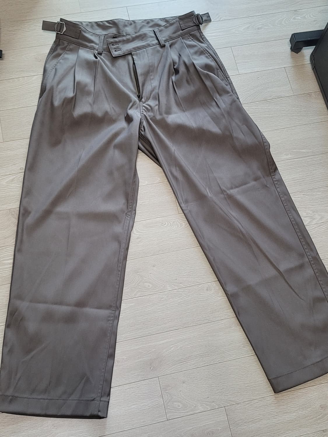 어나더오피스 산티아고 슬랙스 밍크 02 24AW 상품이미지1