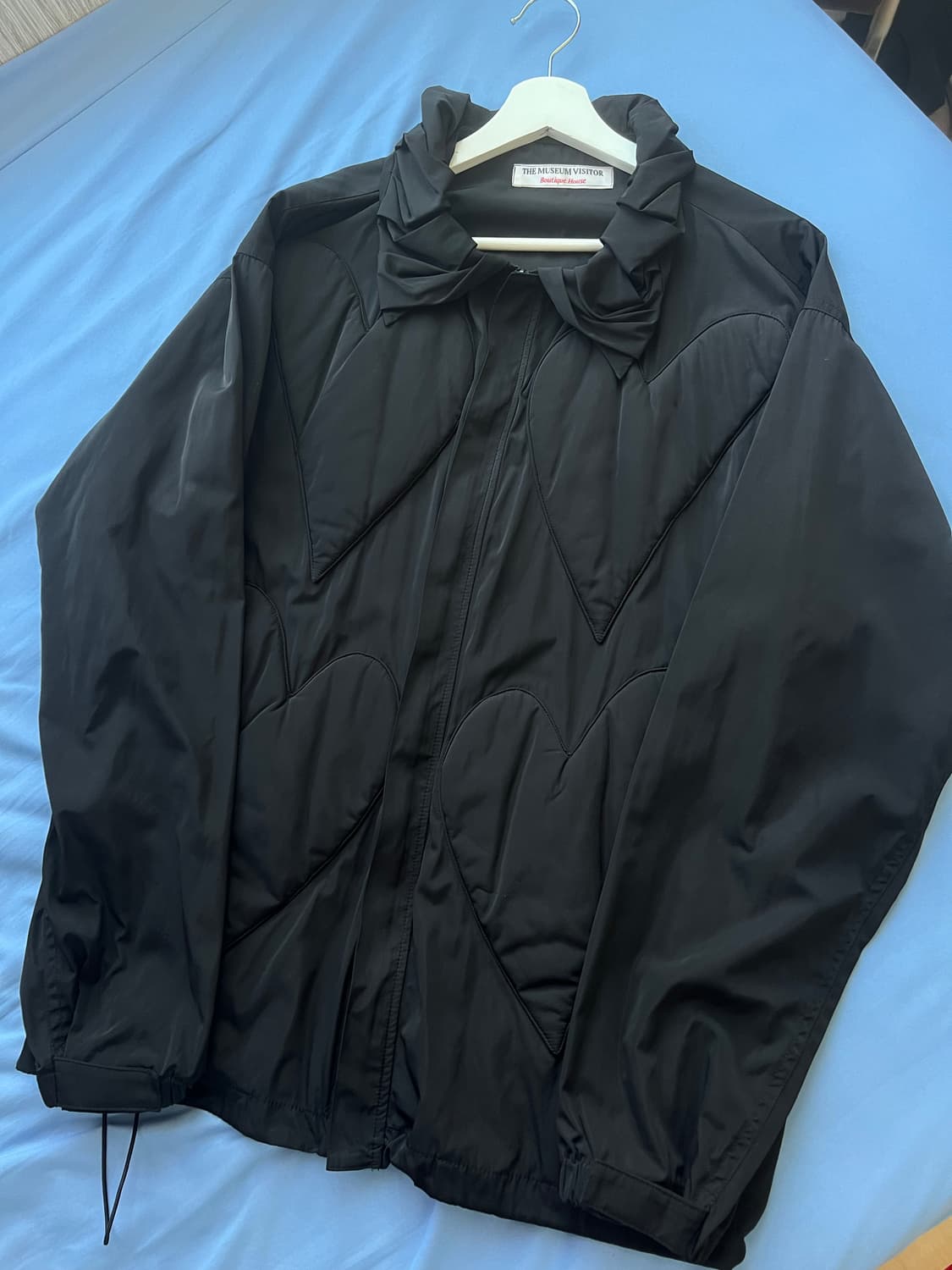 더 뮤지엄 비지터 하트 엠보스드 자켓 L  상품이미지1