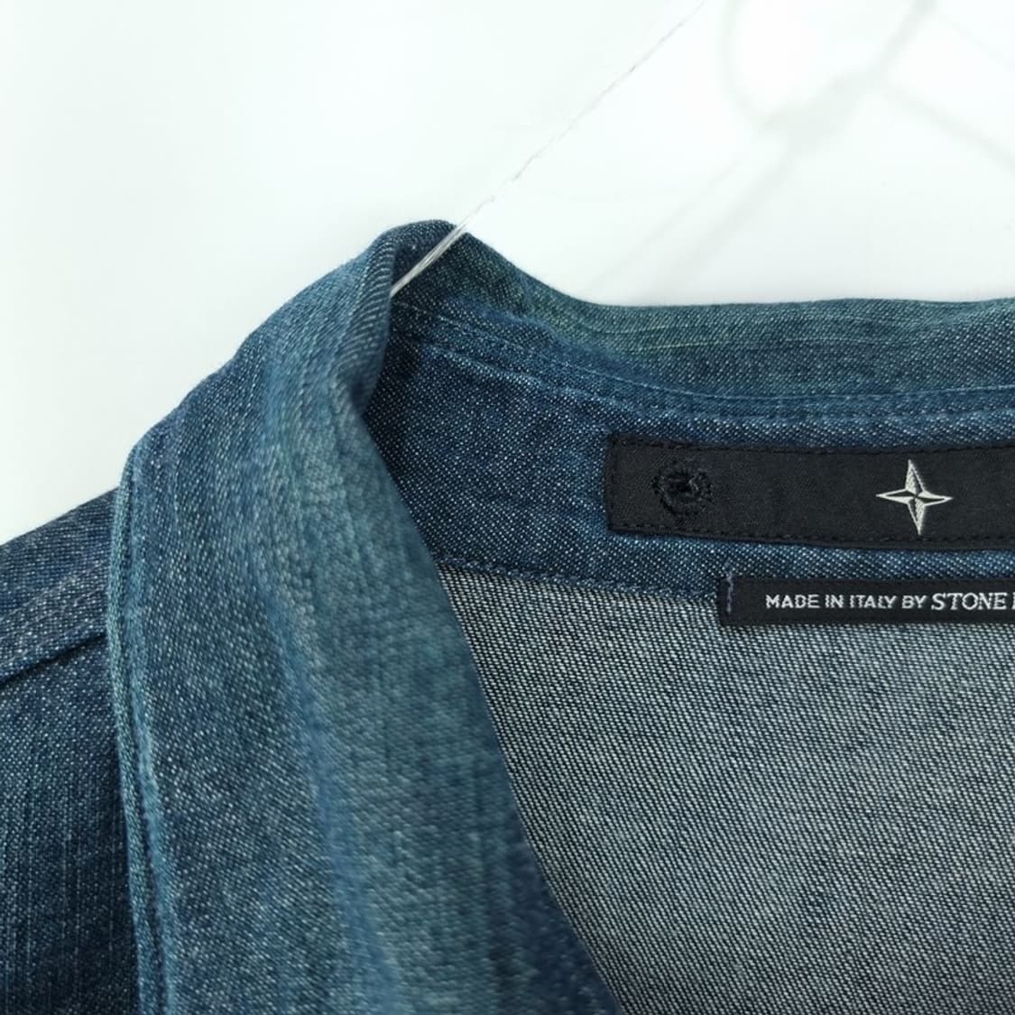 [스톤 아일랜드] 로고 프린팅 데님 셔츠 P01616 상품이미지10