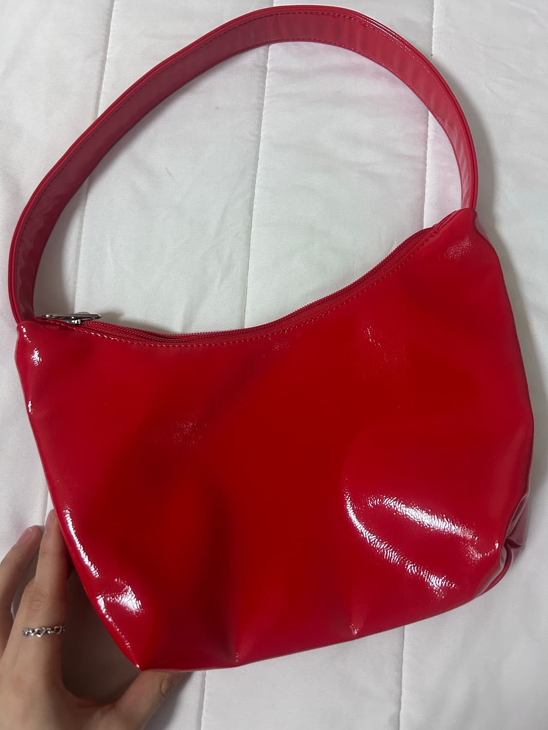 EMIS 이미스 에나멜 호보백 레드 새상품 팝니다! 상품이미지3