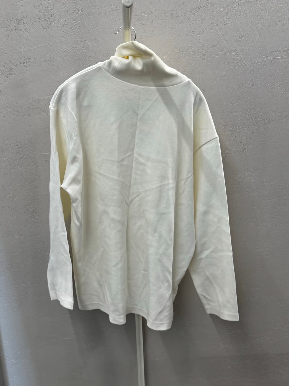 BLANK ROOM 아이보리 터틀넥 티셔츠 상품이미지6