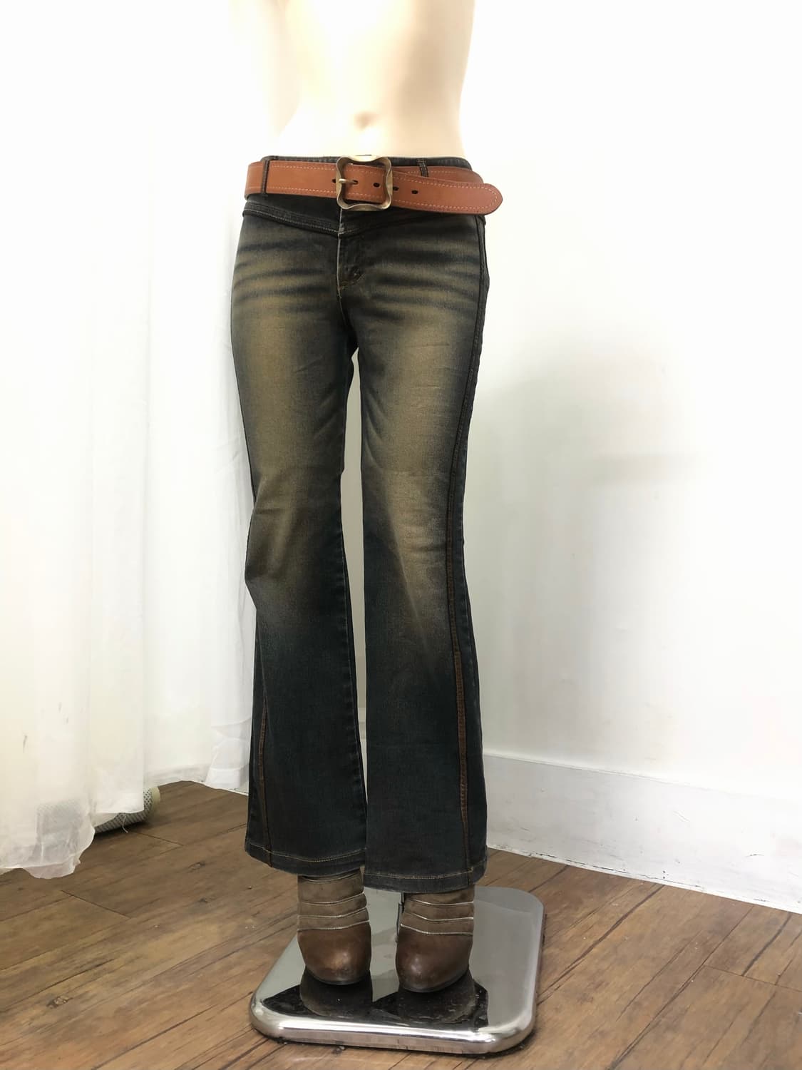 side detail washed denim bootcut pants   상품이미지2