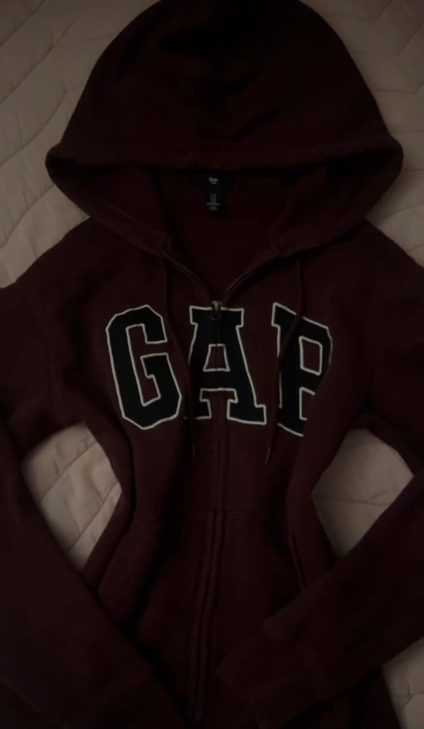 갭 GAP 슬림핏 버건디색 후드티 팔아요! 상품이미지1