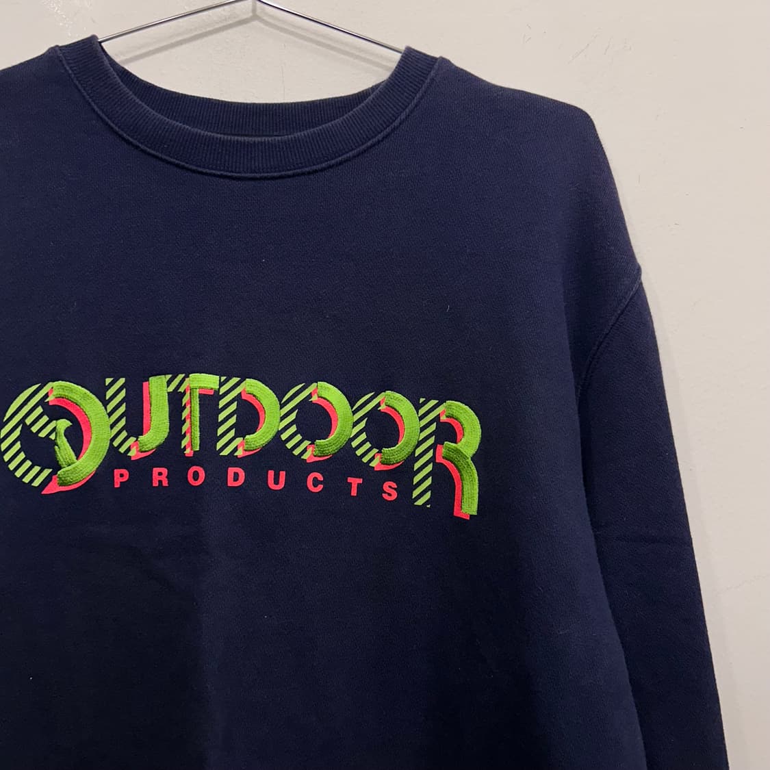 아웃도어 프로덕츠 자수로고 코튼 맨투맨 상품이미지1