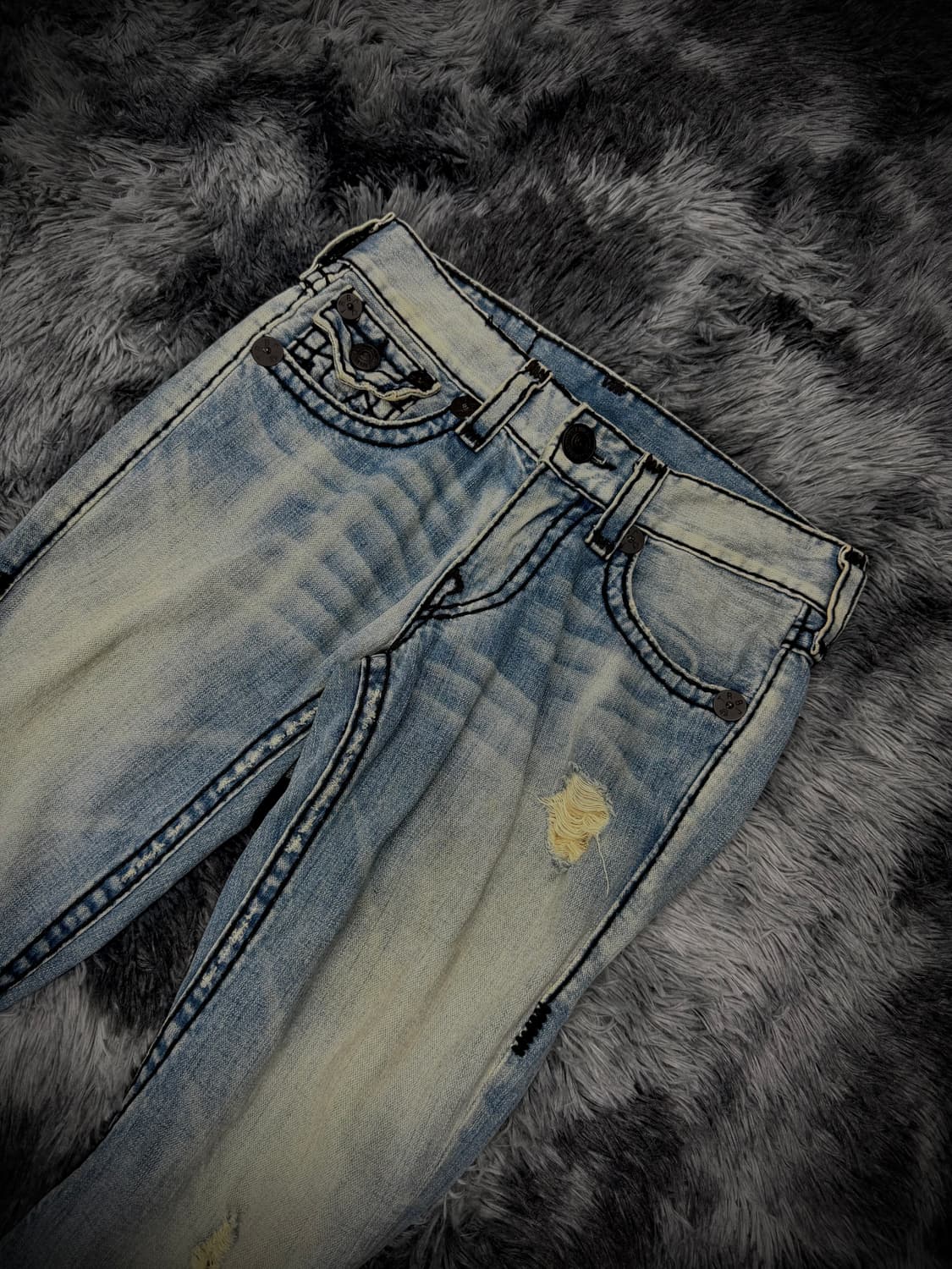 True Religion 블랙 스티치 데미지 부츠컷 데님 팬츠 상품이미지3